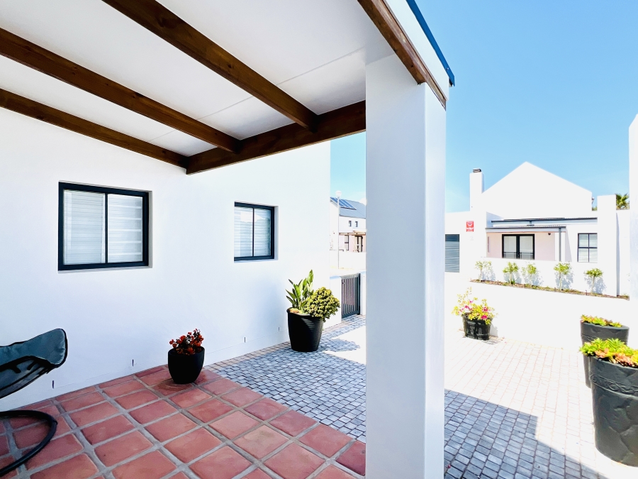 2 Bedroom Property for Sale in Myburgh Park Western Cape